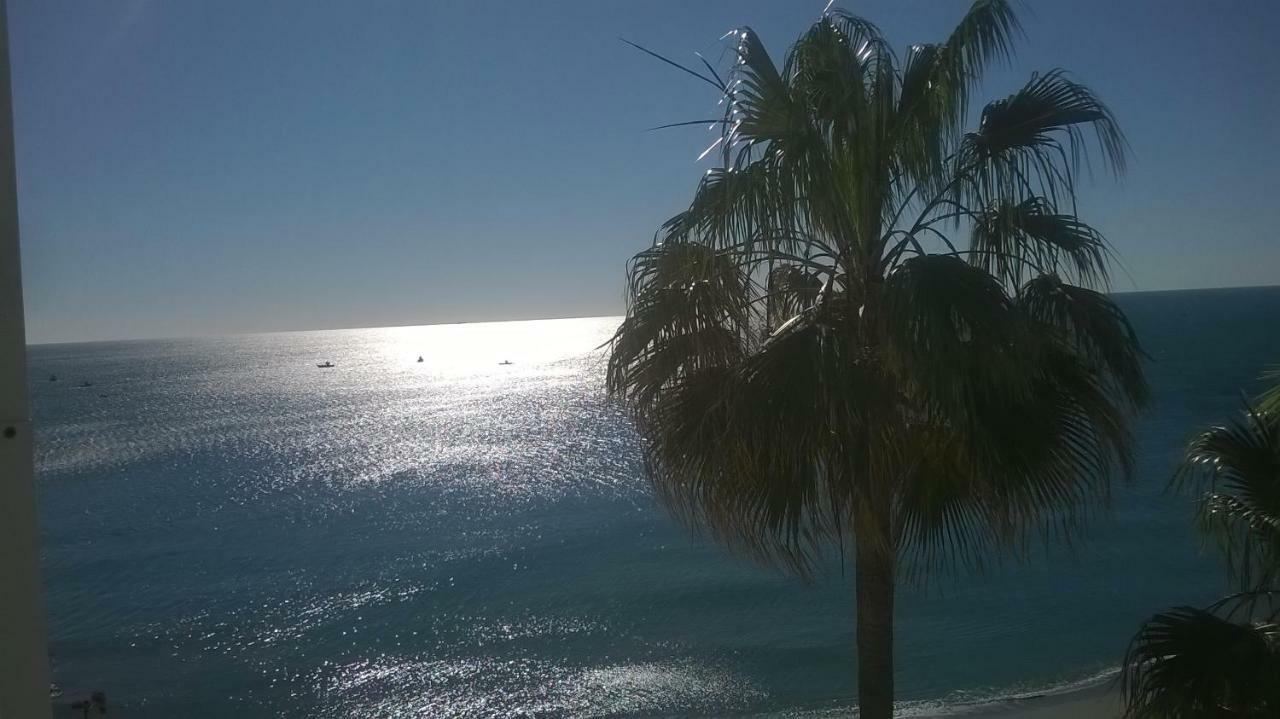 Sea Front Studio With Spacious Balcony Santa Clara Torremolinos Kültér fotó