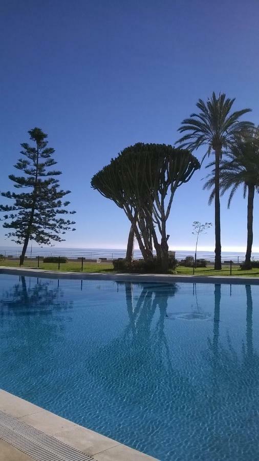 Sea Front Studio With Spacious Balcony Santa Clara Torremolinos Kültér fotó