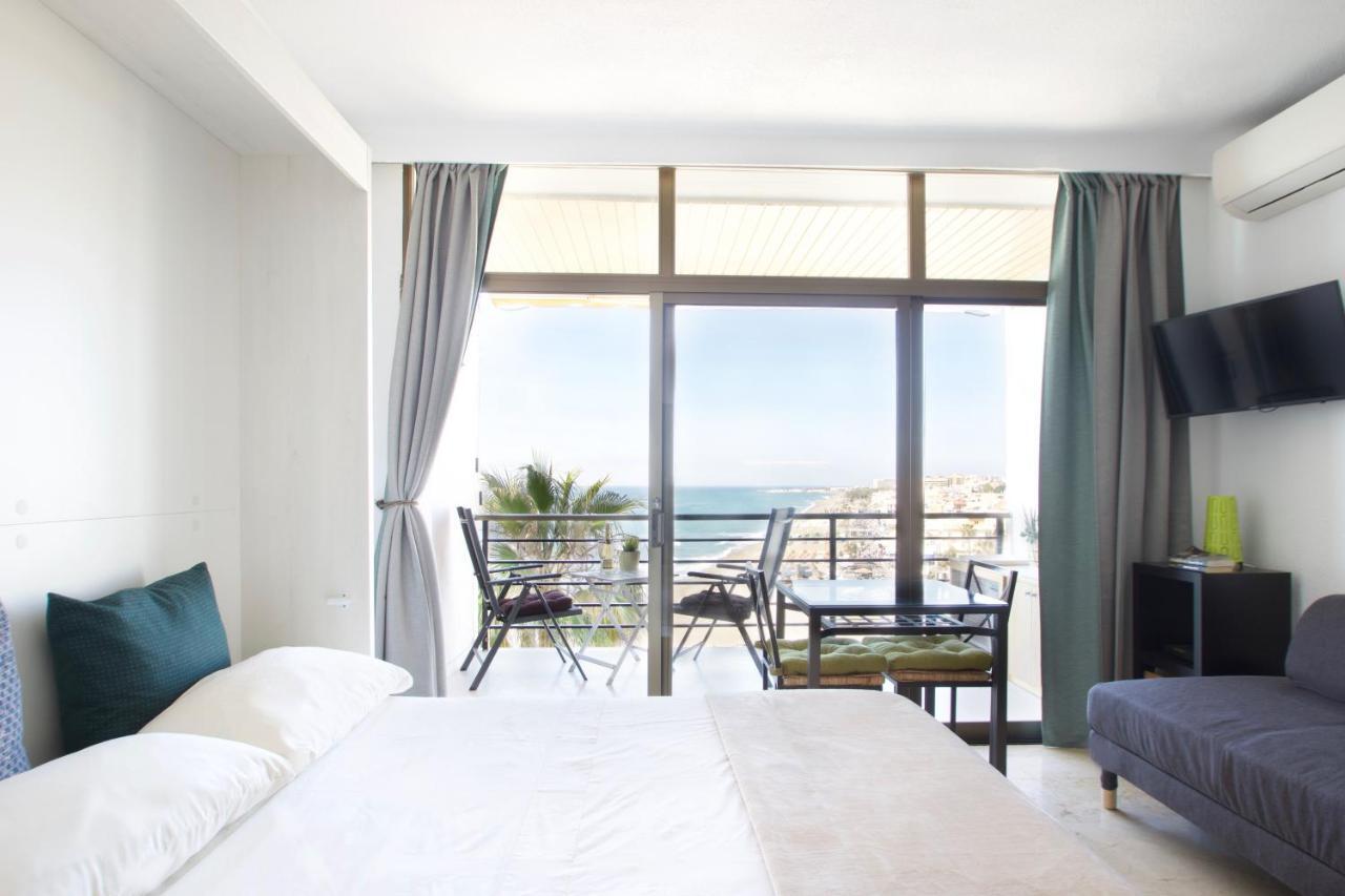 Sea Front Studio With Spacious Balcony Santa Clara Torremolinos Kültér fotó